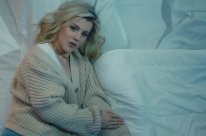 Смотреть клип Юлианна Караулова - Так сильно в Тас Икс (Tas Ix)