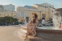 Смотреть клип Руки вверх, Artik & Asti - Москва не верит слезам в Тас Икс (Tas Ix)